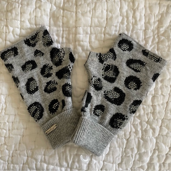 NWT Nordstrom Bari Lynn Leopard Print Knit Fingerless Gloves - Picture 3 of 9